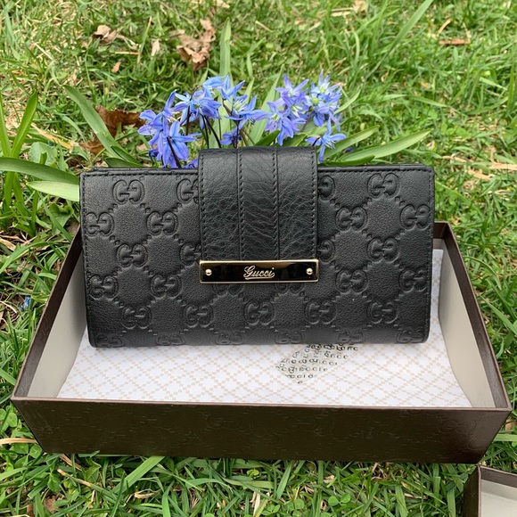 Gucci Handbags - NWT Authentic Gucci Guccissima Leather Wallet